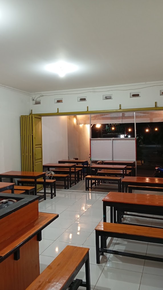 Ruang Duduk Lapang & Cozy (Portrait)